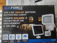 Motion sensor solar light 100 LED / 1000 Lumen