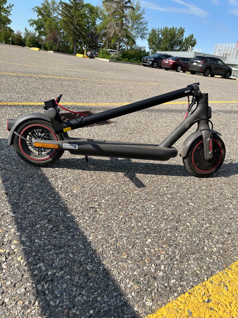 NEED GONE BY FRIDAY!! Xiaomi Electric Scooter 4 Pro eBike Calgary