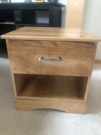 SOUTH SHORE 6 DRAWER DRESSER WITH MIRROR & NIGHTSTAND/END TABLE