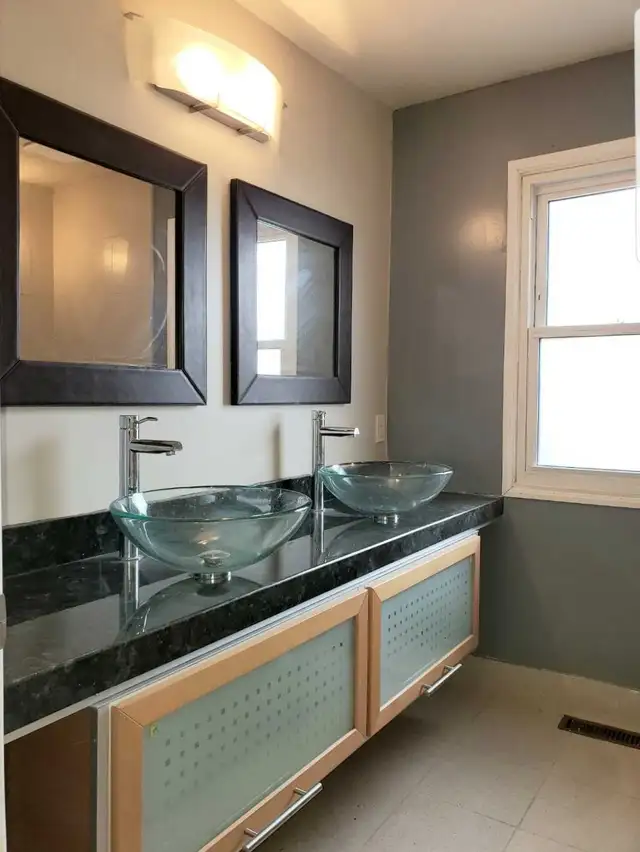 ROOM FOR RENT. CLOSE TO SQUARE ONE- HEART OF MISSISSAUGA63838173247107124