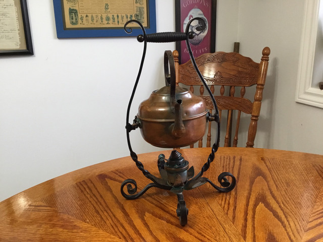 Antique Brass/Copper Teapot & Bunsen Burner & Tilt Stand $75 in Arts & Collectibles in Trenton - Image 2