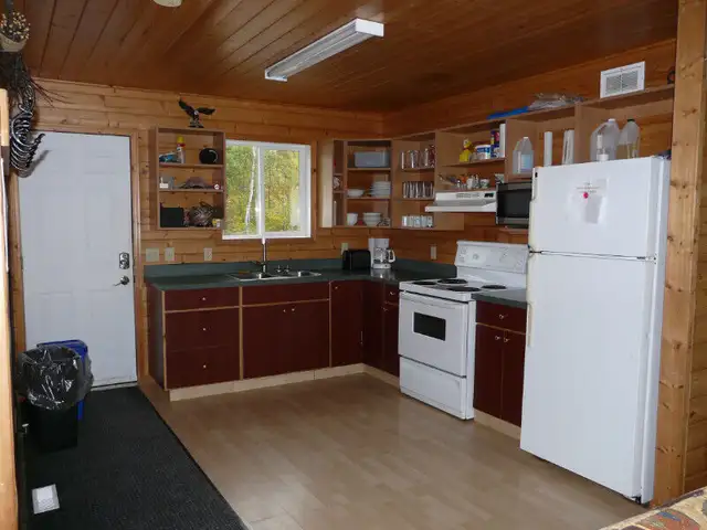 Lakefront Cottage - Lake MB - 2-night minimum in Manitoba in Canada - Image 5