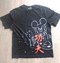 T-shirt Mickey Mouse DisneyLand Hong-Kong taille L