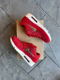 Nike Air Max Essential Gym Red - Size 9