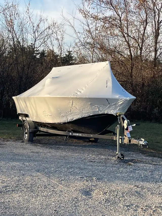 Legend 18XTR Premium Fishing & Family Boat in Powerboats & Motorboats in Barrie - Image 8