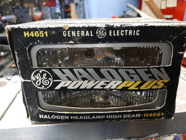 H4651 halogen headlamp high beam in Other Parts & Accessories in Trenton