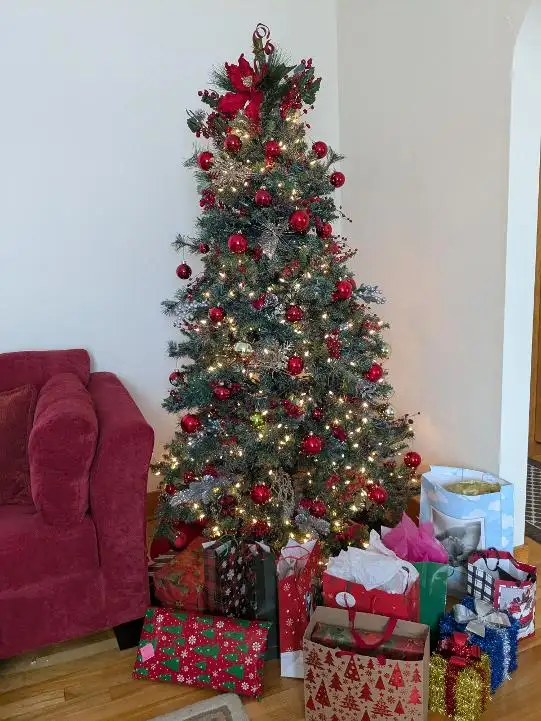 Christmas Tree586918669541724161