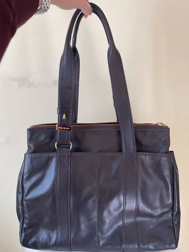 YSL leather tote bag in Women's - Bags & Wallets in City of Toronto - Image 4