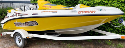 Bateau sea doo. Année 2004. Moteur 4 temps 155hp. Toit rétractable. Entretien à jour. Mécanique A1,...