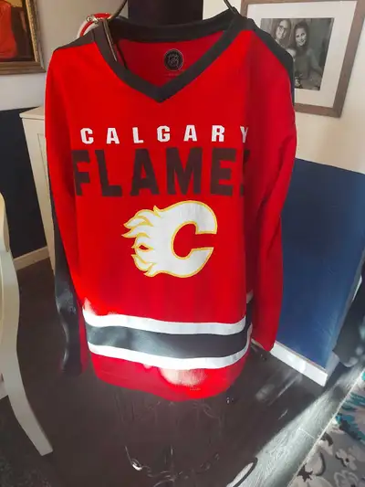 Flames youth jersey 10/12, View more
