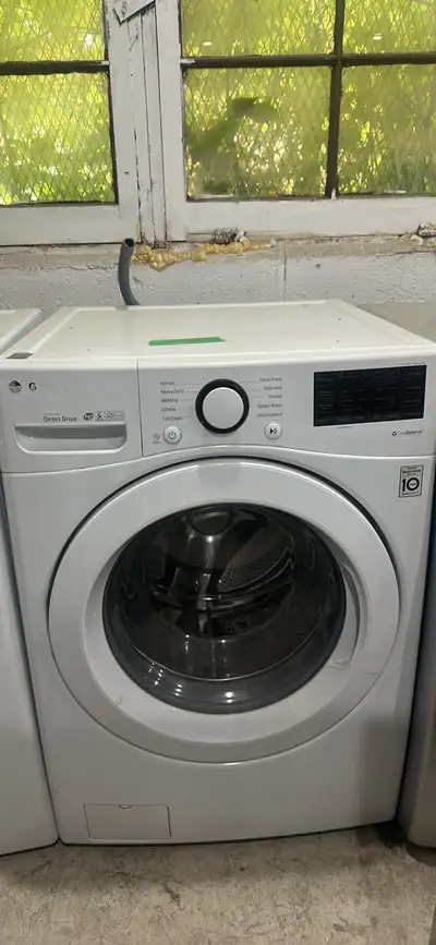 Excellent working condition appliance with no missing parts Top of the line brand Available for deli...