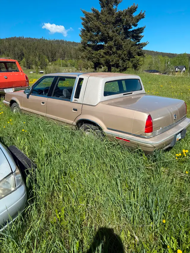 1992 Chrysler New Yorker 5th ave in Classic Cars in Vernon - Image 2