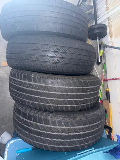 4 All-Season Tires – 225/65 R17 – Only Used for 1 Season Description: Selling a set of 4 all-season...