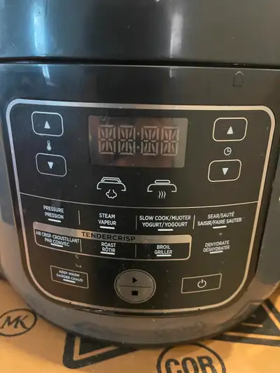 Ninja air fryer, pressure cooker I have 2 lids for the pressure cooker, because the lid was recalled...