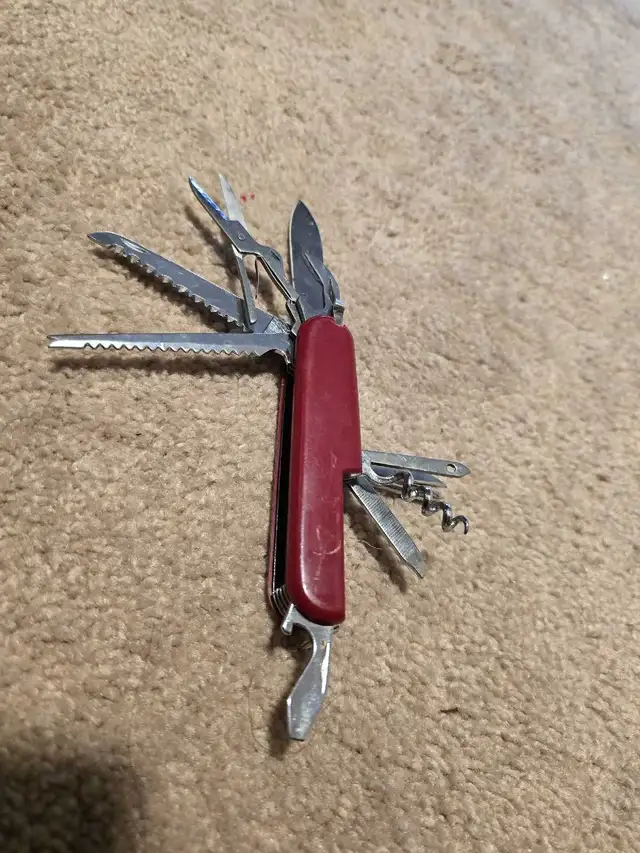 Multifunction Knife in Hand Tools in Mississauga / Peel Region - Image 2