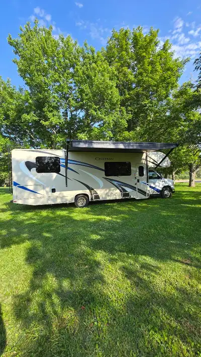 2019 Thor Chateau 31Y, C-Class. Ford E-450 super duty chassis, V10 Motor Around 37,200 Miles New MVI...