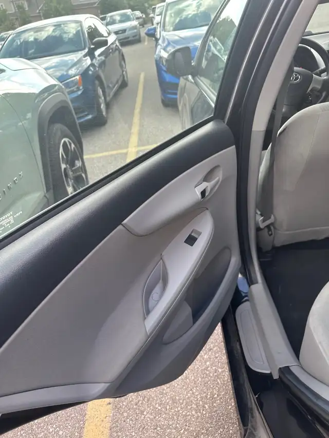 2013 Toyota Corolla 80.600 km in Cars & Trucks in Kitchener / Waterloo - Image 6