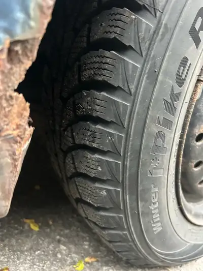 Hi. Winter tire with ream. 60-70 % in very good condition. 7 mm dip . No any damage. Reason for sell...