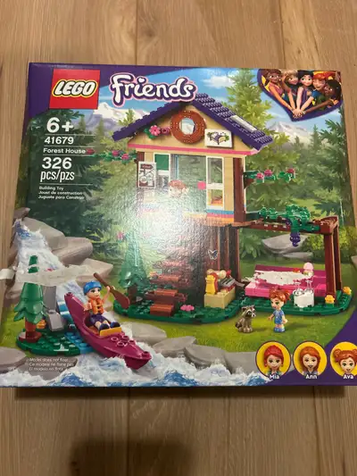 This is a Lego Friends Forest House set (41679) with 326 pieces. This set is in used, but excellent...