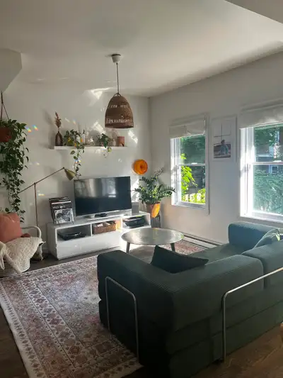 À louer – Beau 4 ½ avec jardin privé | Plateau-Mont-Royal – Cession de bail Disponible fin septembre...