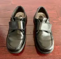 ***Hush Puppies*** Kids Leather Shoes (Size 1.5Y)