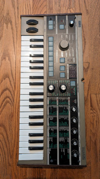 Korg Microkorg (synthesizer / vocoder)