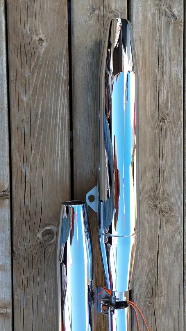 Yamaha Vstar 650 Custom XVS650 Factory Exhaust in Motorcycle Parts & Accessories in Ottawa - Image 5