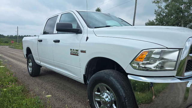 RAM 2500 ST 4X4 5.7 in Cars & Trucks in London - Image 3