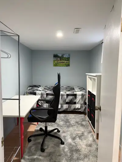 **PLEASE READ CAREFULLY** *If this ad is still up, the room is still available* SINGLE BEDROOM AVAIL...