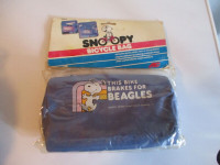 VINTAGE SNOOPY BICYCLE BAG-STILL WRAPPED-1970S-PEANUTS-SCHULZ
