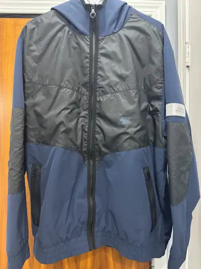 Men’s Nike Air Max Windbreaker Jacket L, View more