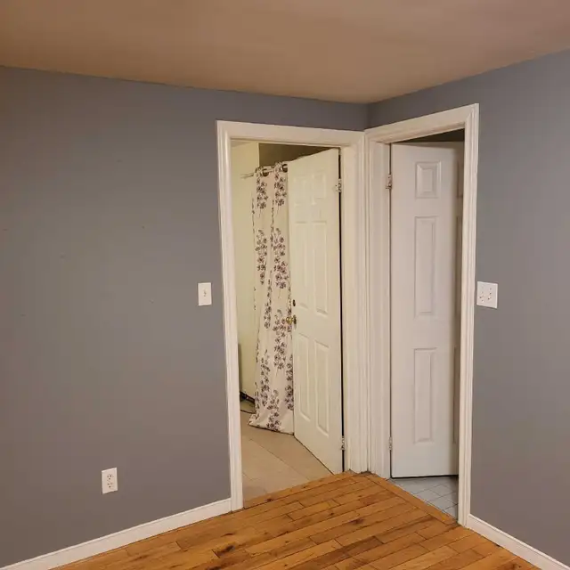 Room for rent April 1st with ensuite bathroom in Parkdale