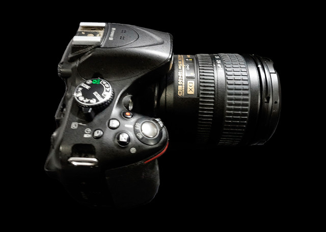 Nikon D5200 - MINT! in Cameras & Camcorders in Winnipeg - Image 2