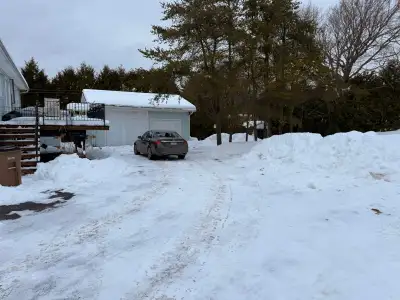 Spacious 2-Bedroom + Study | Family-Friendly Home in a Serene Neighborhood. Its a bright and spaciou...