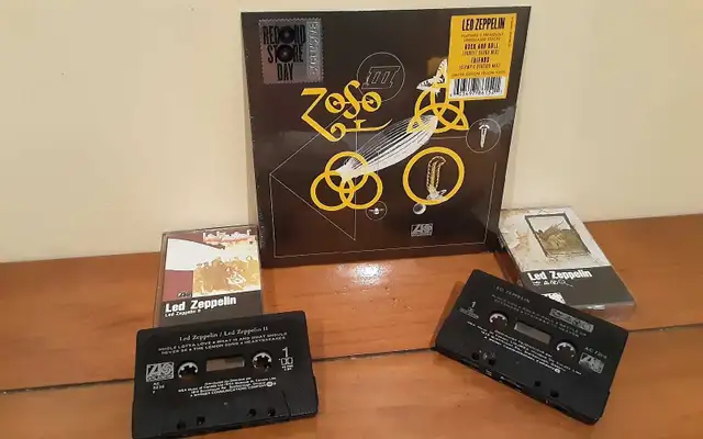 LED ZEPPELIN  - VINYL - CASSETTES - BOXSET CD'S in CDs, DVDs & Blu-ray in Oakville / Halton Region - Image 3