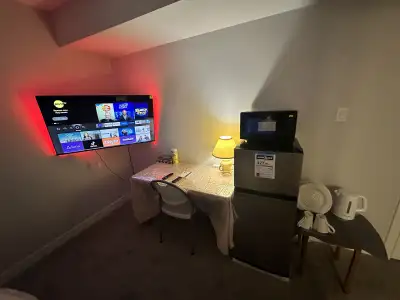 Room for rent Burrhaven very close to Amazon market place