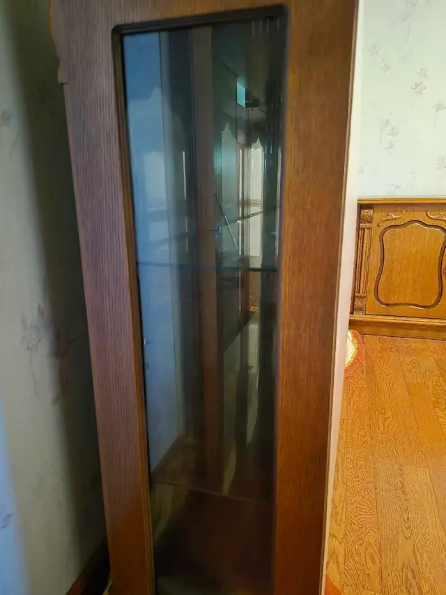 China Cabinet-Vintage- in Hutches & Display Cabinets in Muskoka - Image 5