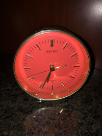 Vintage SEIKO desk clock/includes new battery