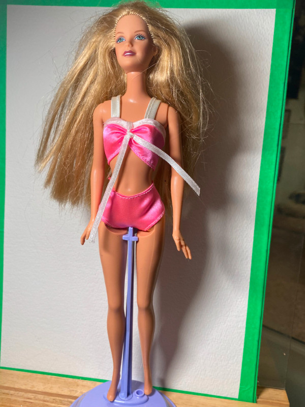 Vintage  1998 Mattel Barbie Doll # 74 in Arts & Collectibles in Vancouver