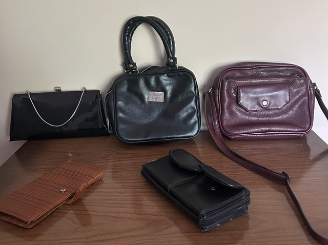 Purses and Wallets in Bags & Luggage in Cambridge - Image 3