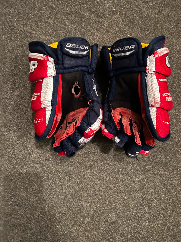 Bauer Supreme TotalOne MX3 Gloves 13” in Hockey in St. Albert - Image 2