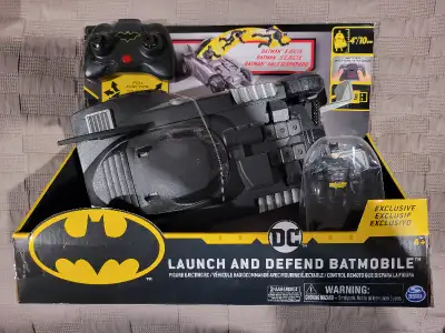 $40 Batman Launch and Defend Batmobile Remote Control vehicle Spinmaster New In Box Toy Action Figur...