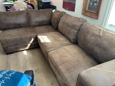 sofa 102 x 66&nbsp;x34 po 250$  à venir chercher, View more