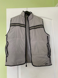 Brand new Rawlings Vest, size S
