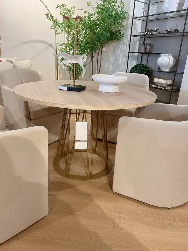 rh eq3 style dining table 48” in Dining Tables & Sets in City of Toronto - Image 2