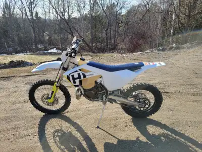 - 251 engine hours - Top end done at 155hrs - Front and rear suspension overhauled (new seals and bu...