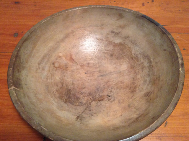 Grand bol de bois ancien dans Art et objets de collection  à Shawinigan - Image 2