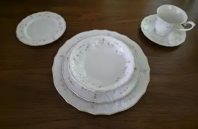 43-Pc Royal Doulton China Set ~ 'Madeira' (Moselle Collection), View more