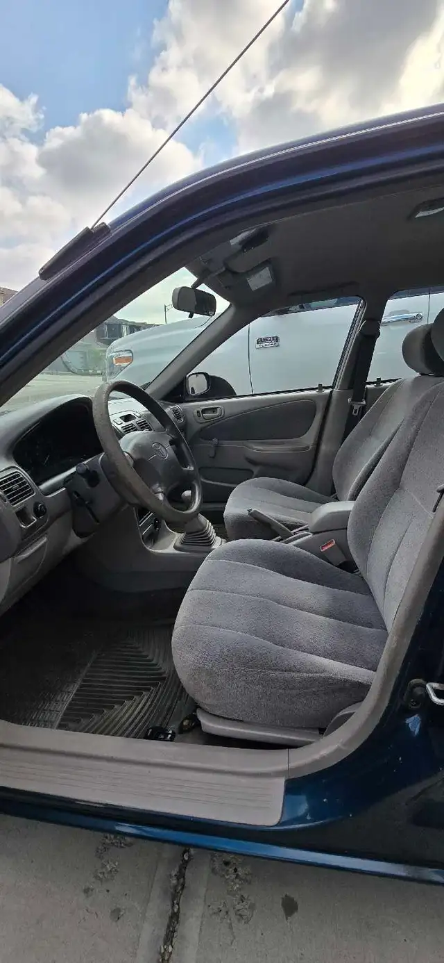 1998 Toyota Corolla one owner532102008685219846