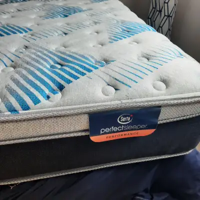 Brand new queen mattress...pls read ad
